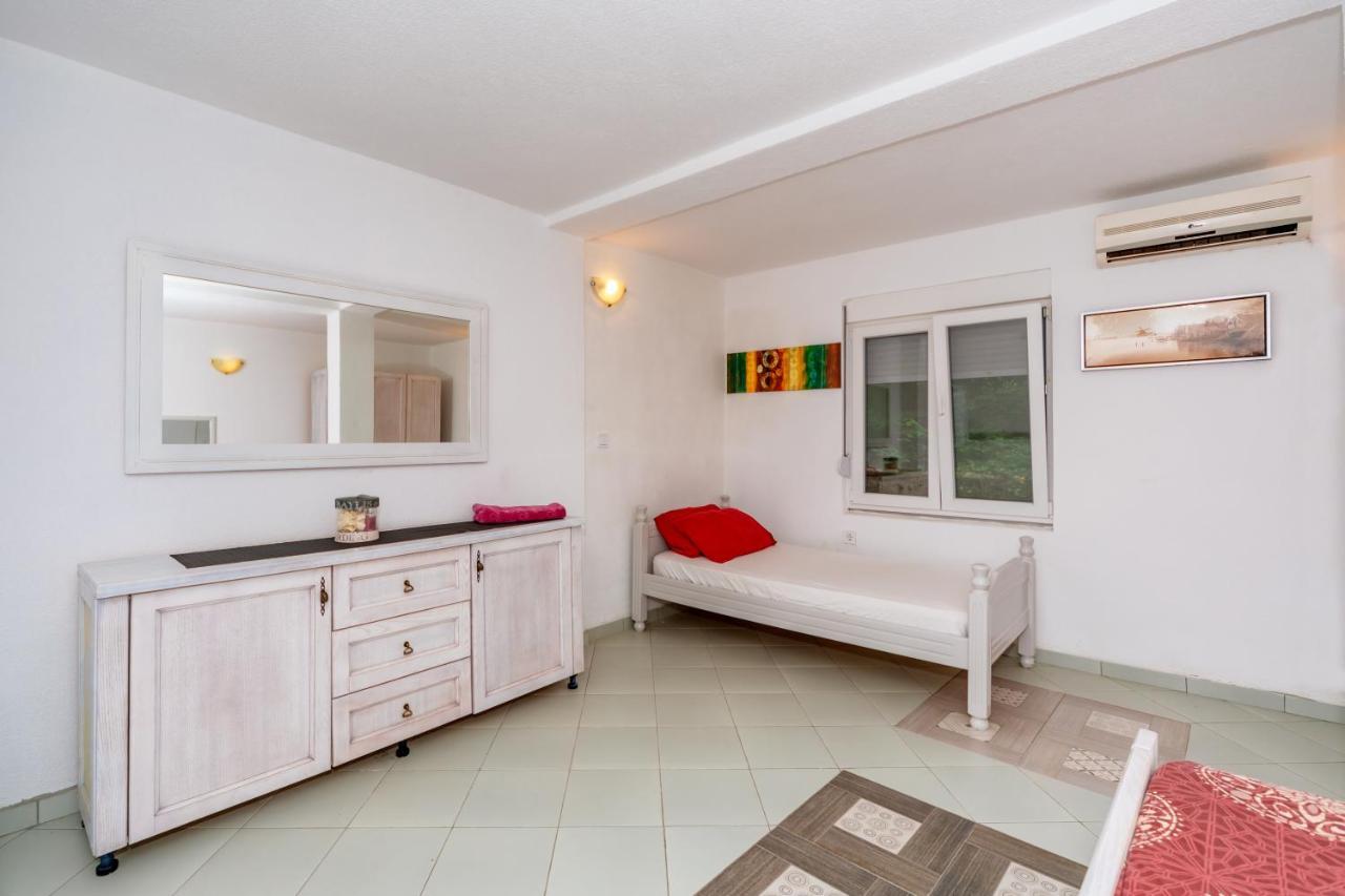 Apartmani Lira Sutomore Exteriér fotografie