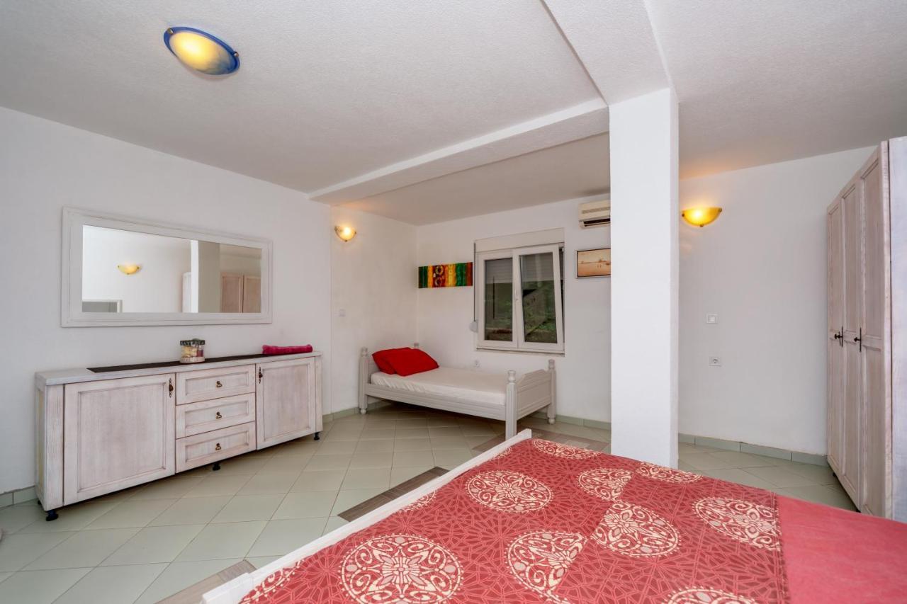 Apartmani Lira Sutomore Exteriér fotografie