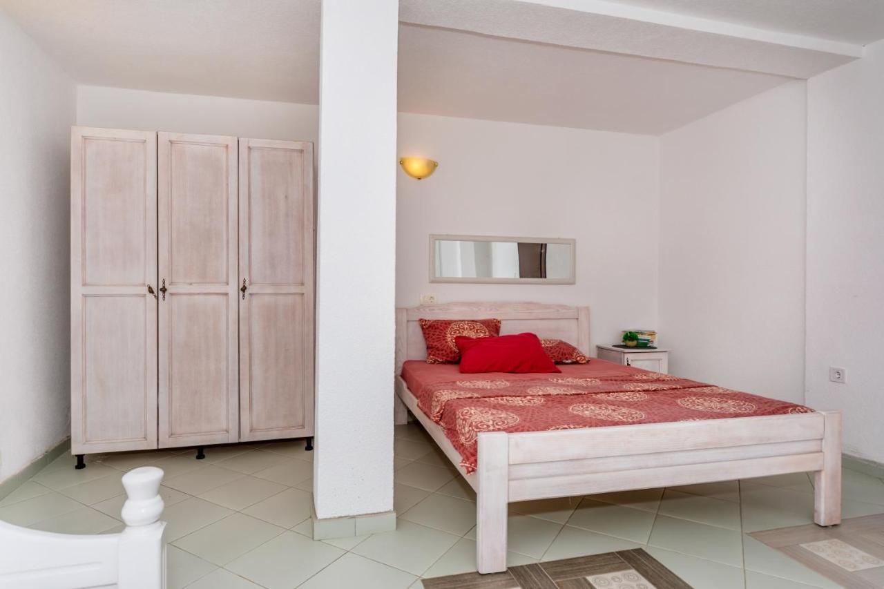 Apartmani Lira Sutomore Exteriér fotografie