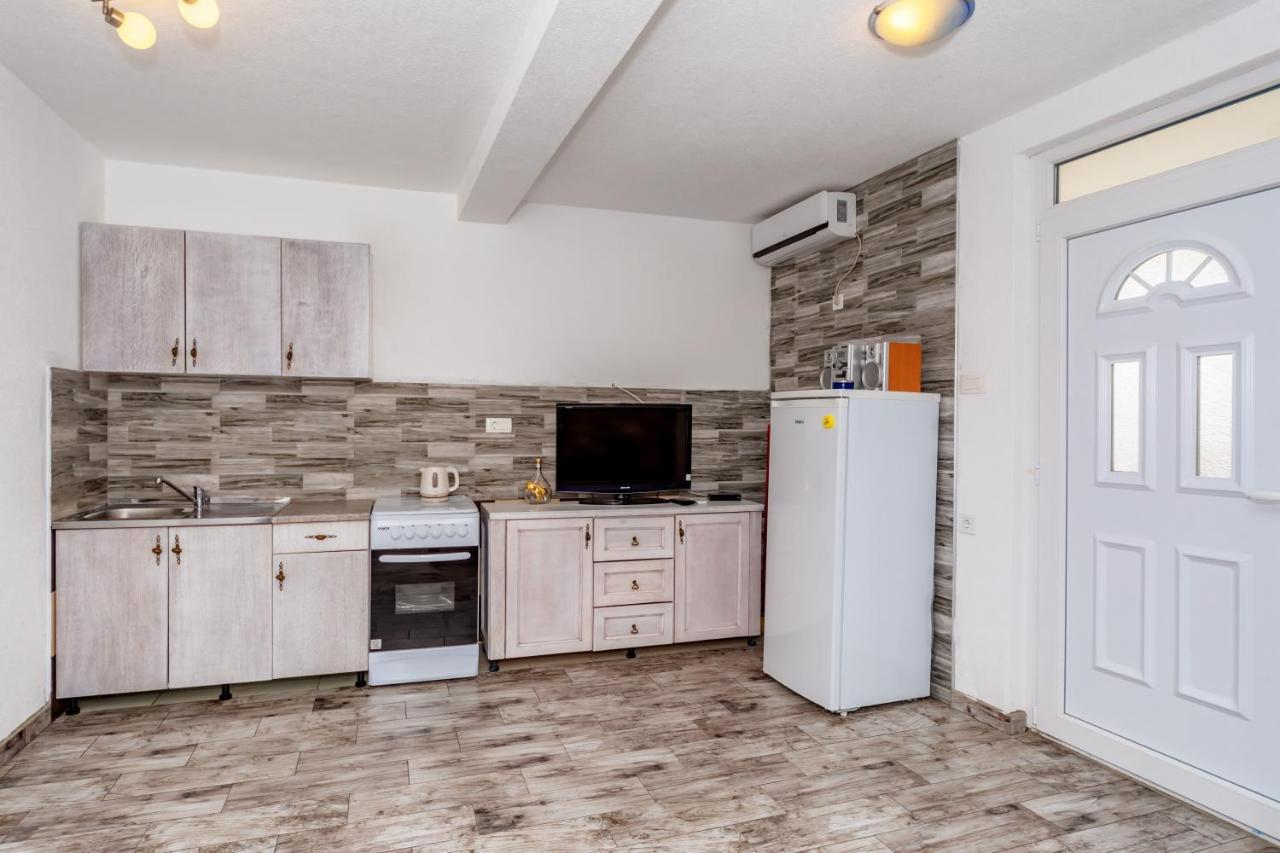 Apartmani Lira Sutomore Exteriér fotografie