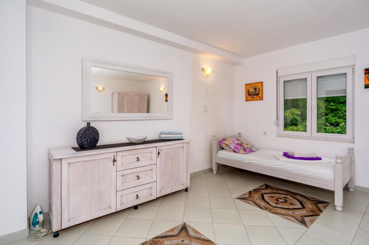 Apartmani Lira Sutomore Exteriér fotografie