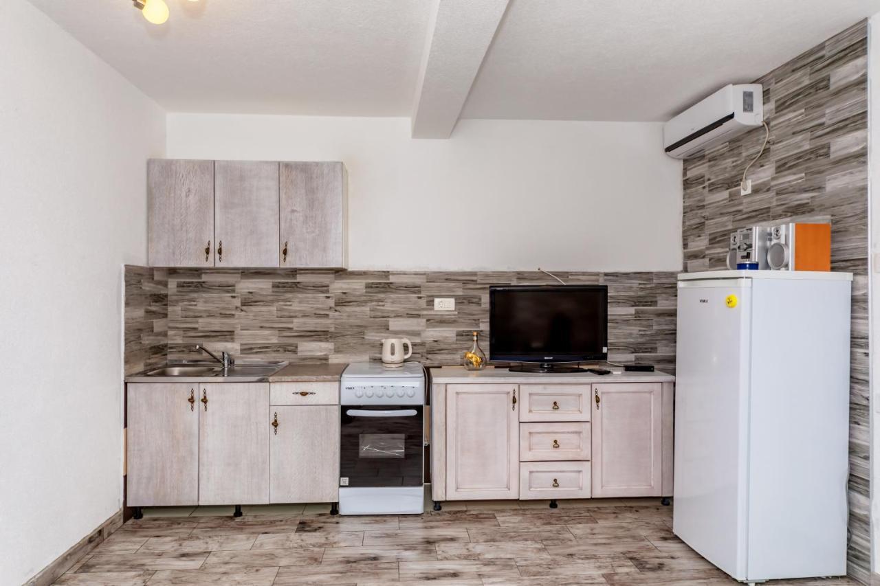 Apartmani Lira Sutomore Exteriér fotografie