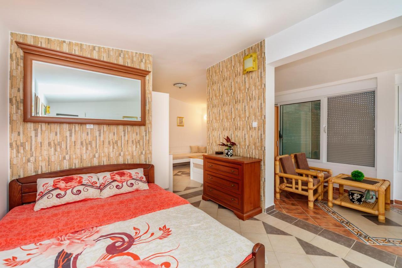 Apartmani Lira Sutomore Exteriér fotografie