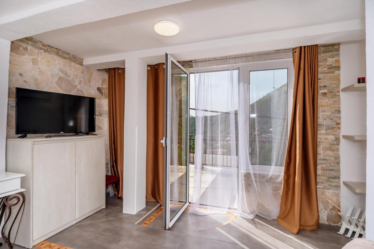 Apartmani Lira Sutomore Exteriér fotografie