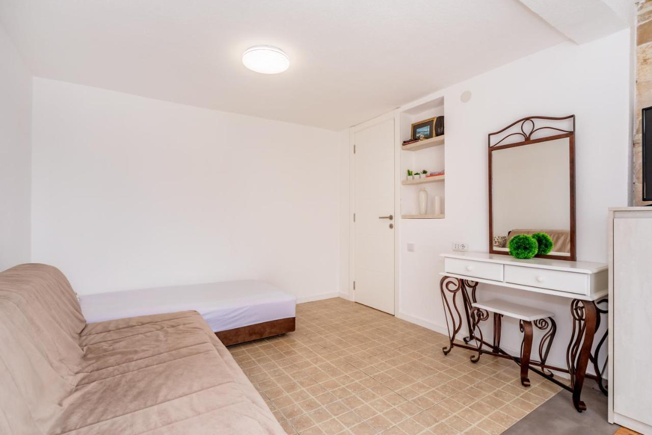Apartmani Lira Sutomore Exteriér fotografie