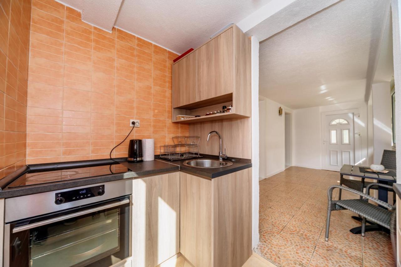 Apartmani Lira Sutomore Exteriér fotografie