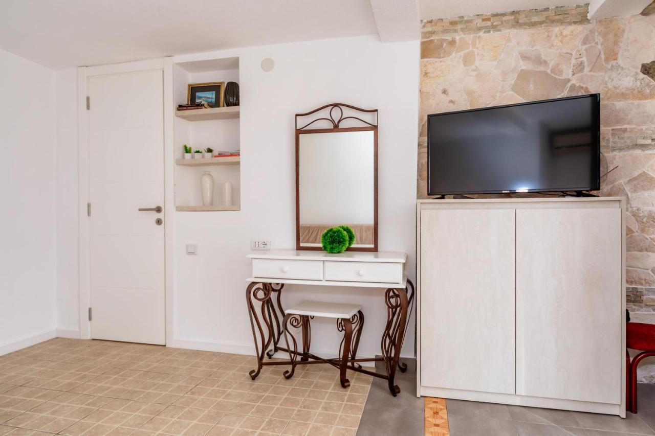 Apartmani Lira Sutomore Exteriér fotografie