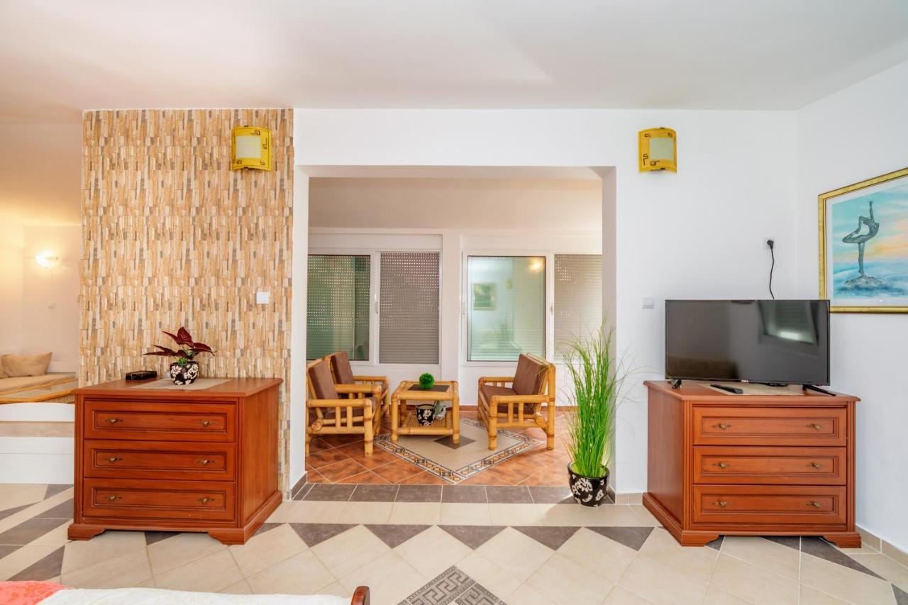 Apartmani Lira Sutomore Exteriér fotografie